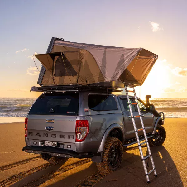 xctr802200_1 Esperance Hard-shell Rooftop Tent