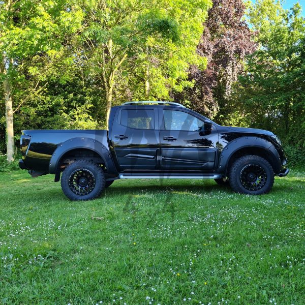 Nissan Navara NP300 2015+ Body Cladding (Protection)