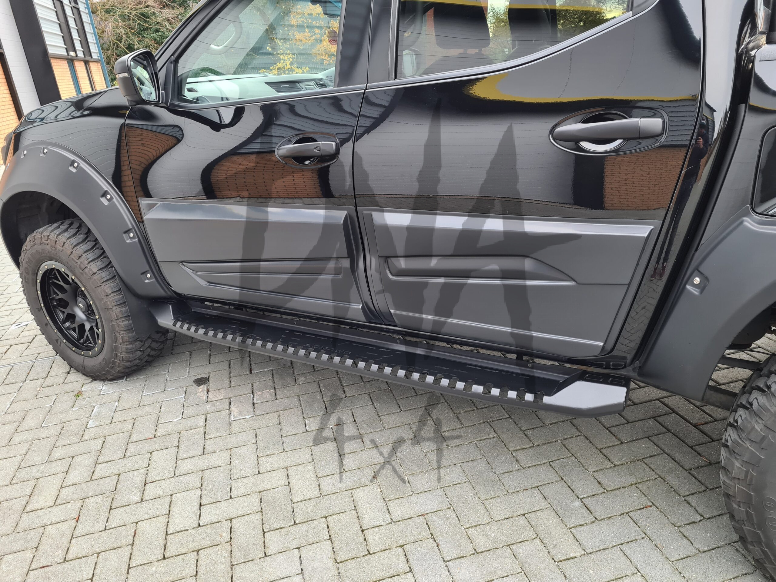 Isuzu D-Max 2012+ Steel Side Steps (Black) - Image 3