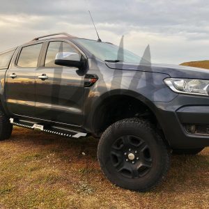S32 Toyota Hilux 2006+ Steel Side Steps (Matt Black)