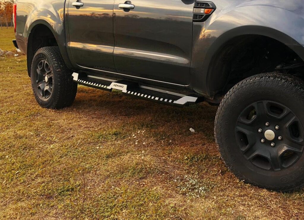 Ford Ranger 2012+ Steel Side Steps (Matt Black) - DNA 4X4