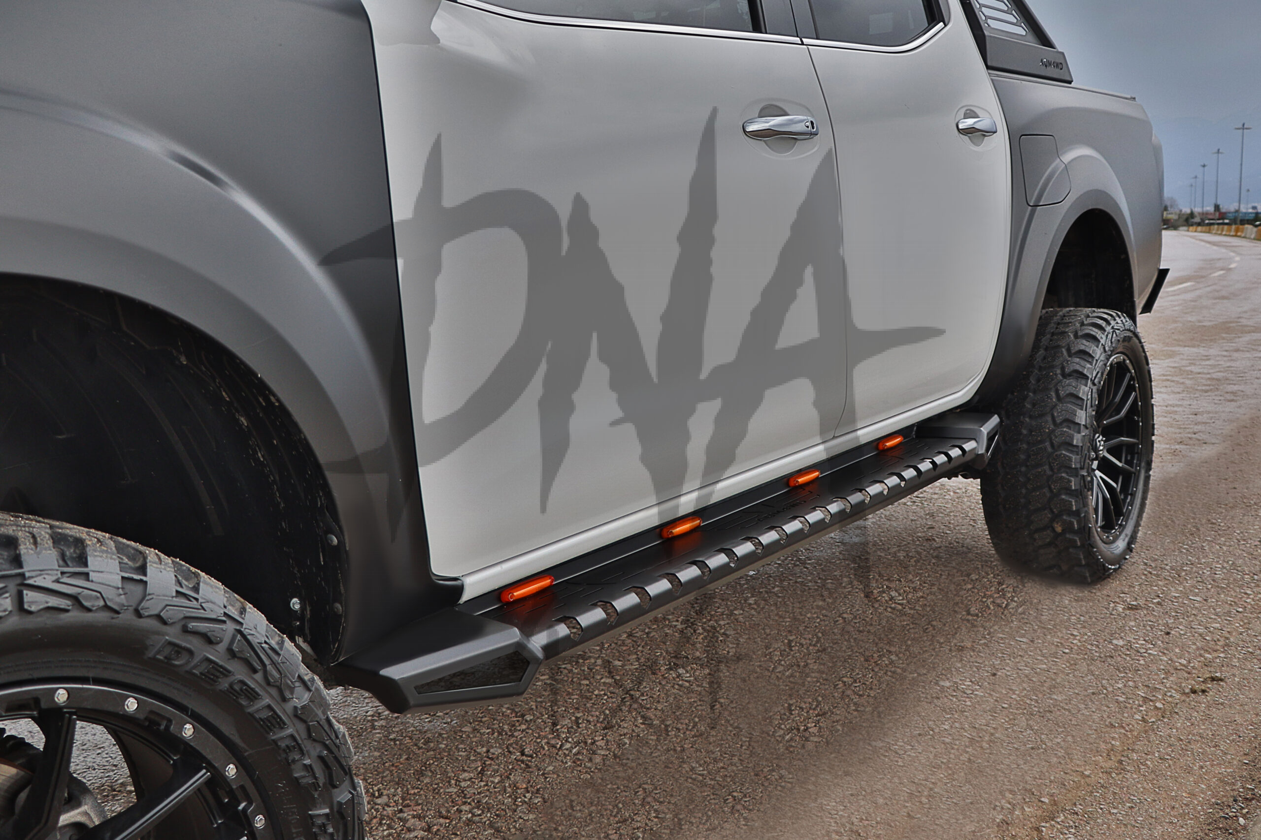 Isuzu D-Max 2012+ Heavy Duty Side Steps (Black) With LEDs