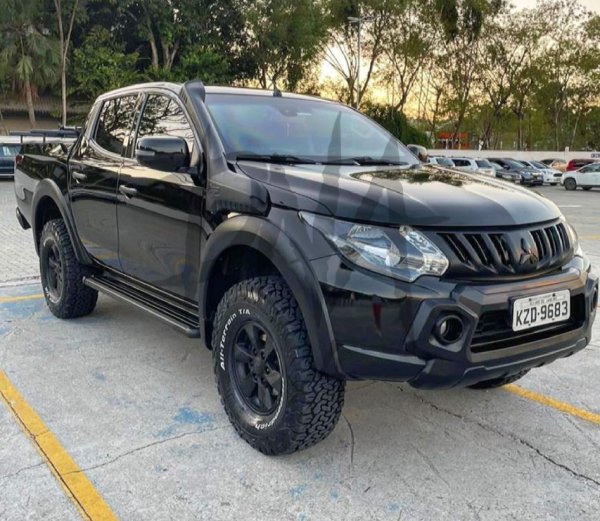 Mitsubishi L200 2015+ Door Handle Covers - Matt Black