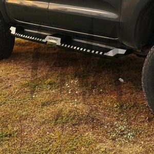 Mitsubishi L200 Series 4 2007-2014 Steel Side Steps (Matt Black)