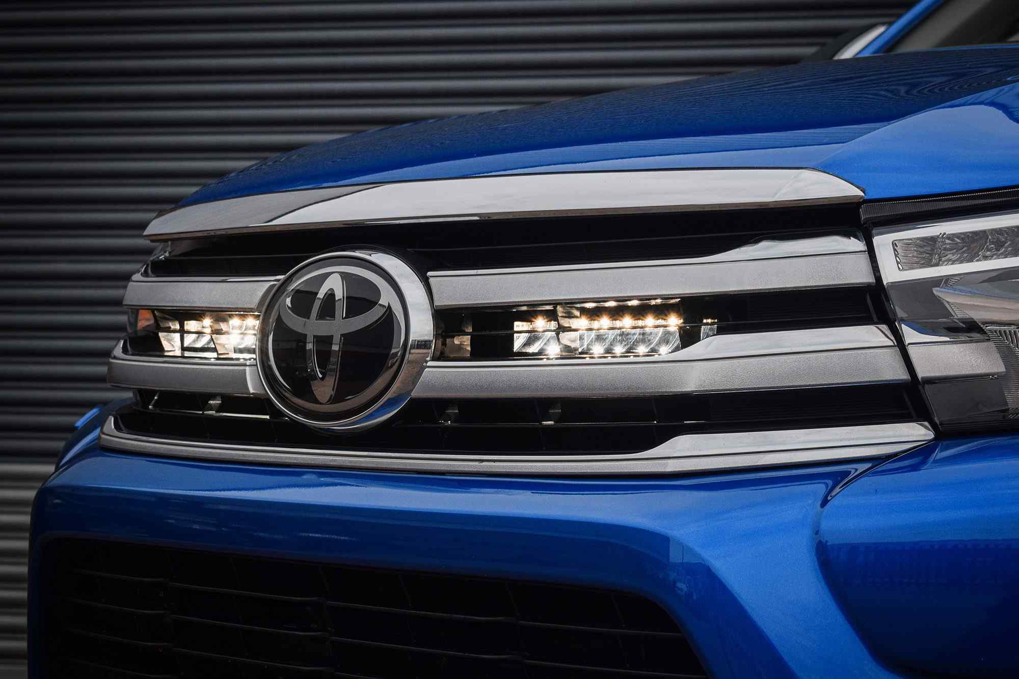 Toyota Hilux Twin Luminous