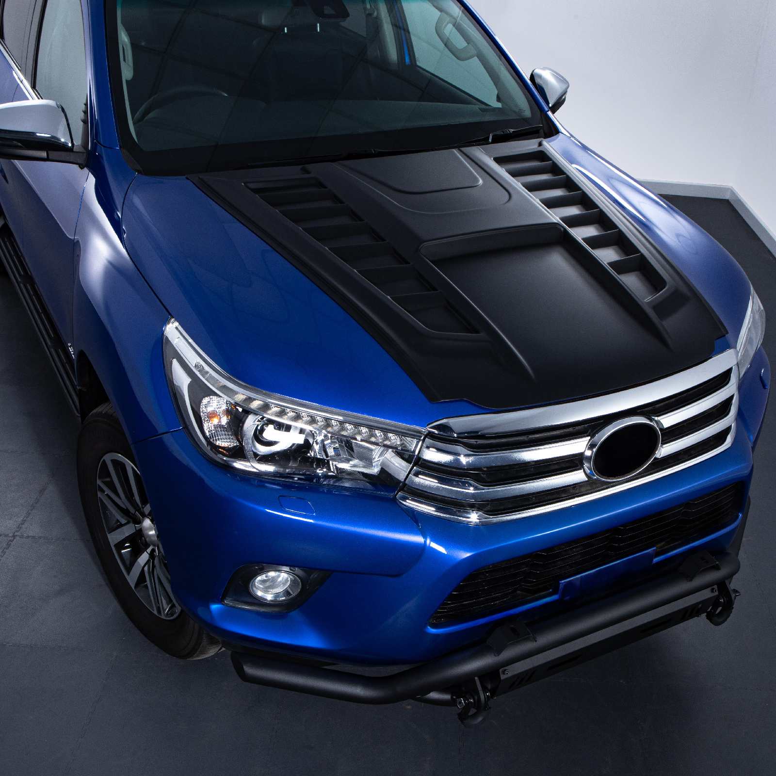 Toyota Hilux Revo Black