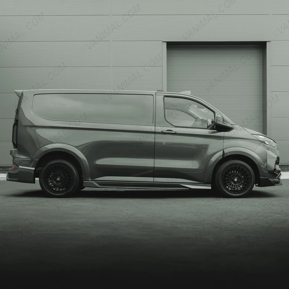 Ford Transit Custom 2023-On SWB Predator Body Kit with 18" Alloys & Tyres - Image 4